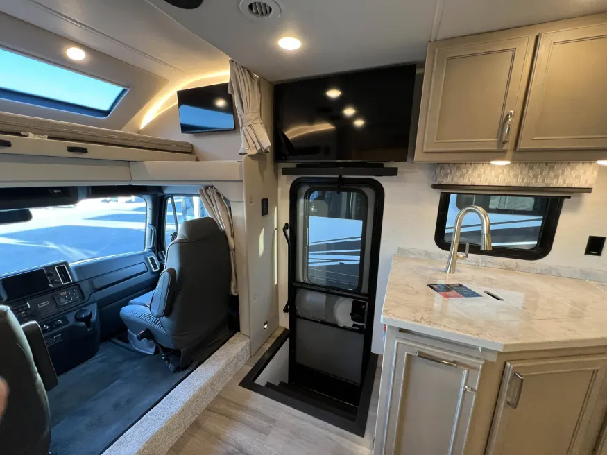 2026 Renegade Verona 40VBH | Photo 10 of 22