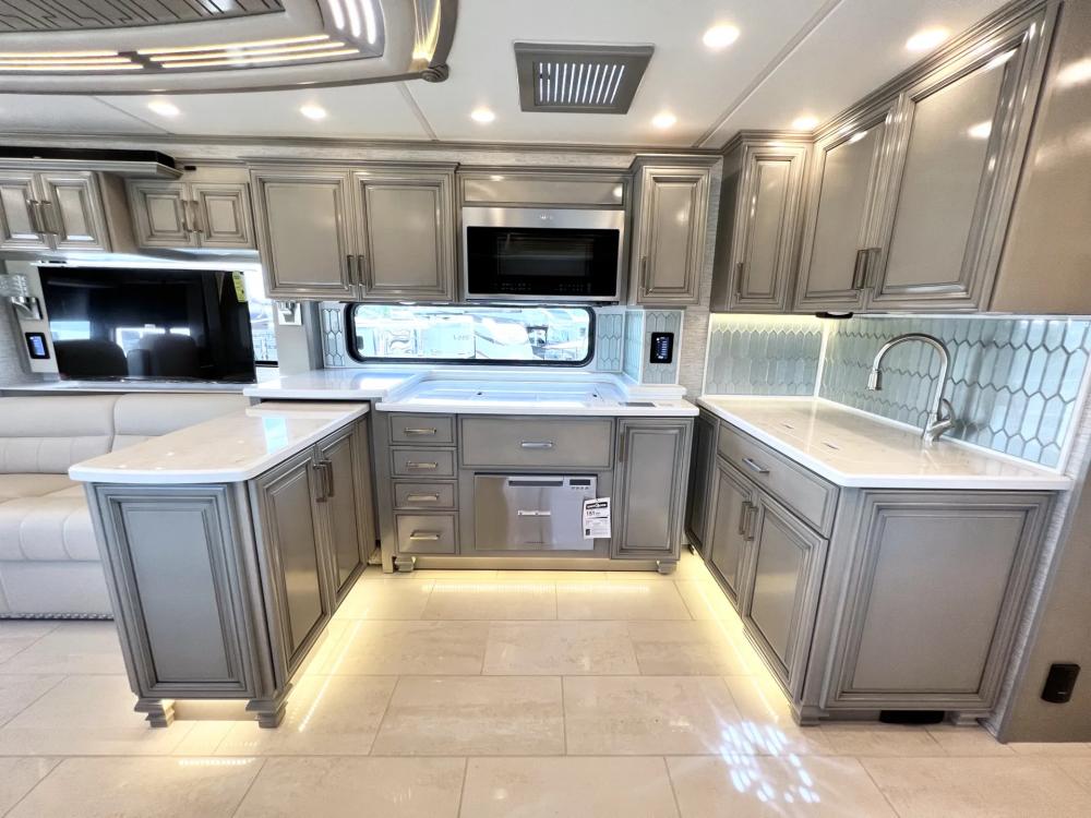 2023 Newmar London Aire 4569 | Photo 10 of 42