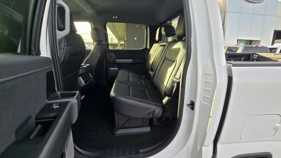 2026 Ford Super Duty F-250 | Photo 27 of 29