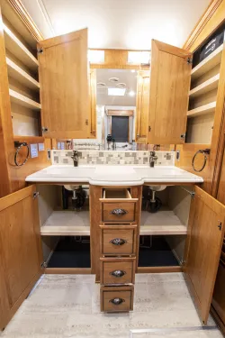 2020 Newmar Dutch Star 4369 | Thumbnail Photo 36 of 55