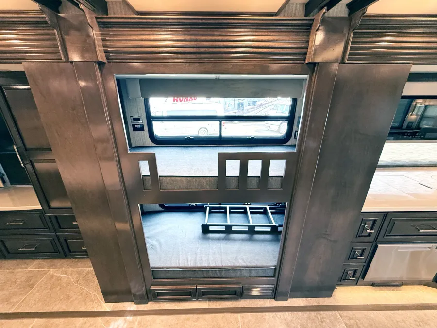 2024 Newmar Supreme Aire 4509 | Photo 12 of 31