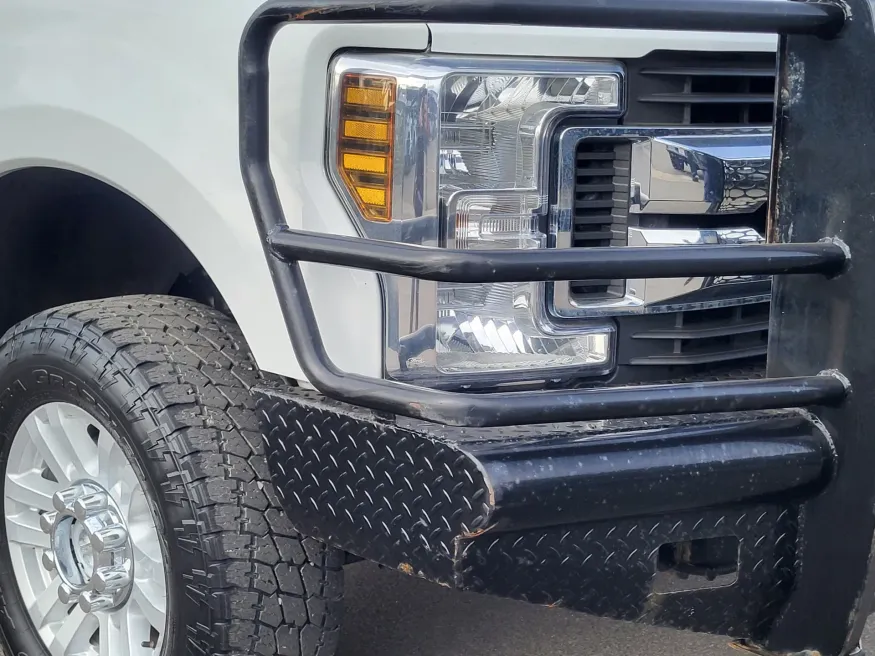 2019 Ford Super Duty F-350 SRW | Photo 4 of 23