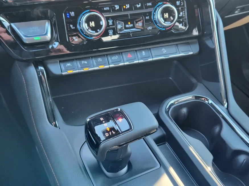 2026 GMC Sierra 1500 AT4 | Photo 14 of 21