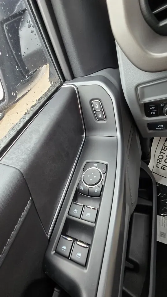 2025 Ford F-150 | Photo 12 of 29
