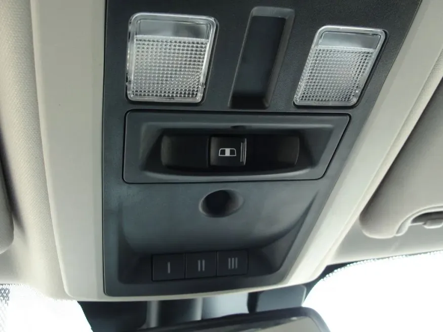 2015 RAM 1500 Big Horn | Photo 9 of 17