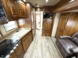 2025 Logan Coach Stock Combo LQ | Thumbnail Photo 3 of 5