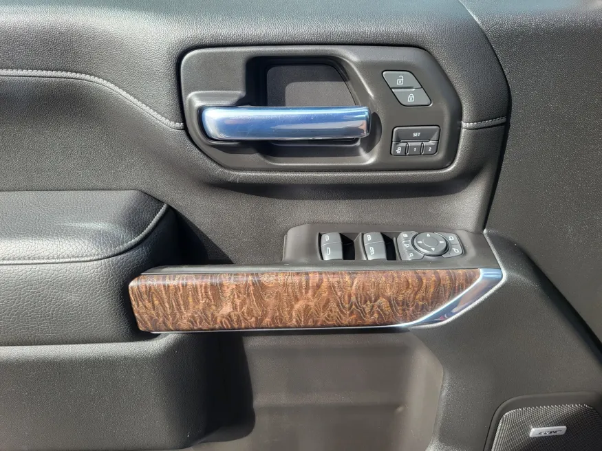 2020 GMC Sierra 2500HD Denali | Photo 18 of 25