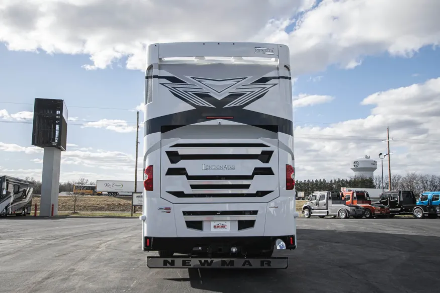 2026 Newmar London Aire 4551 | Photo 7 of 40