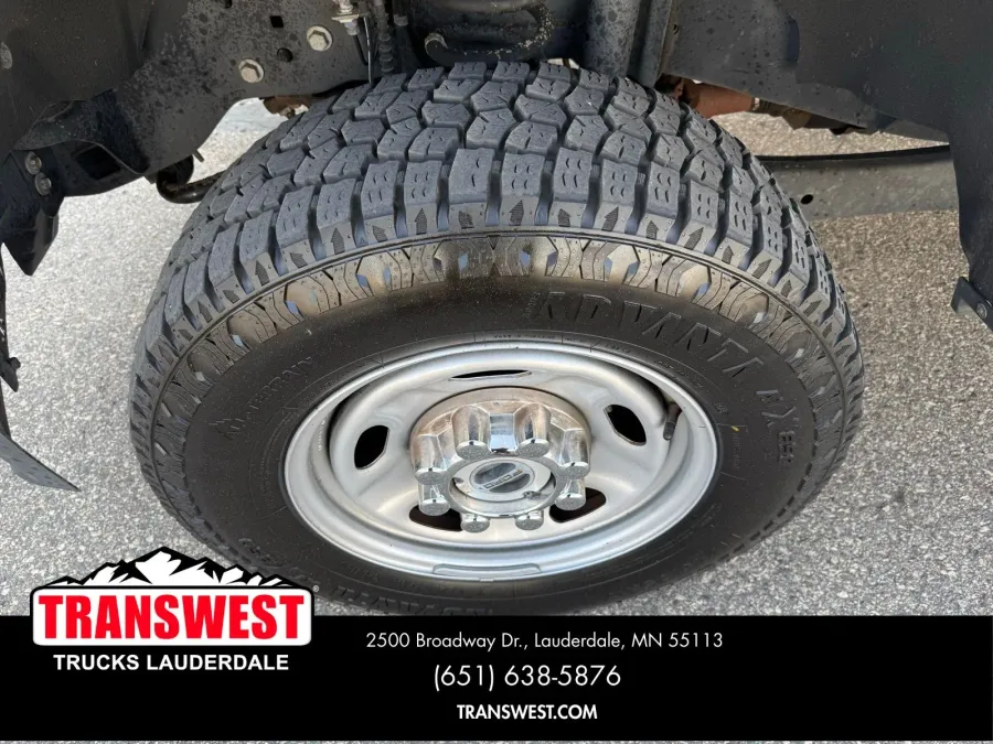 2022 Ford Super Duty F-350 XL | Photo 15 of 18