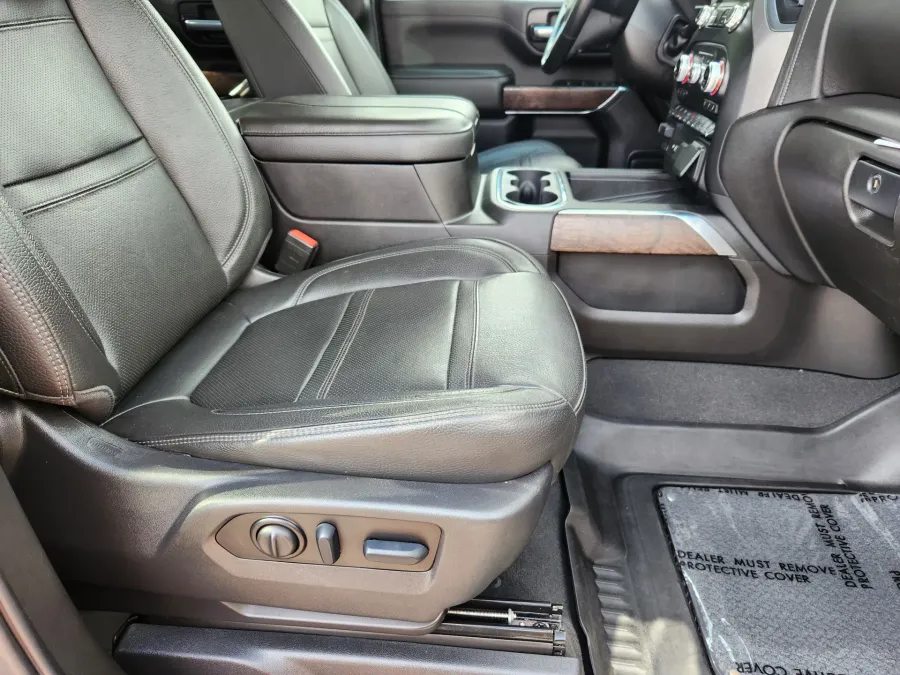 2023 GMC Sierra 2500HD Denali | Photo 17 of 30
