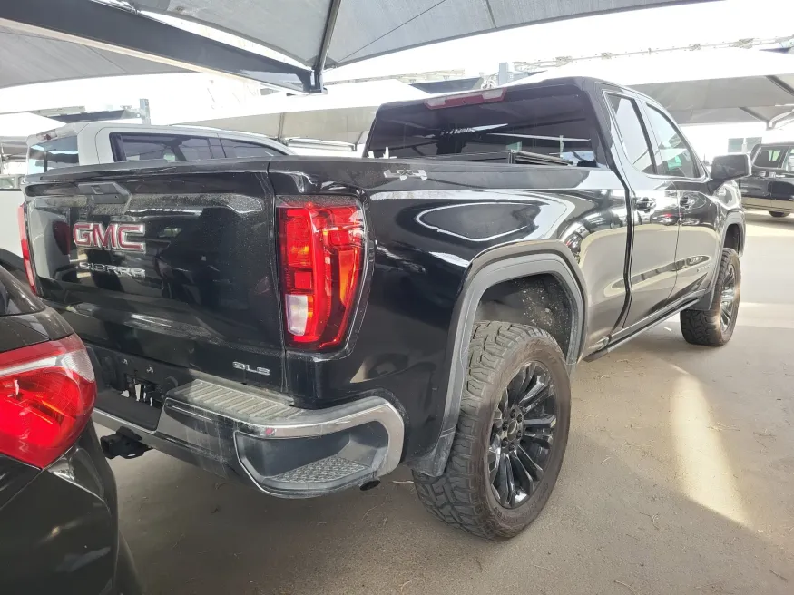 2019 GMC Sierra 1500 SLE | Photo 2 of 4