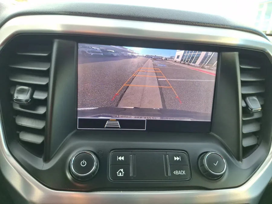 2020 GMC Acadia SLT | Photo 17 of 22