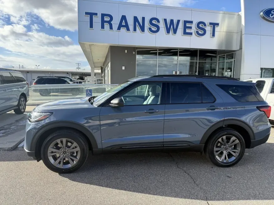 2026 Ford Explorer | Photo 1 of 28