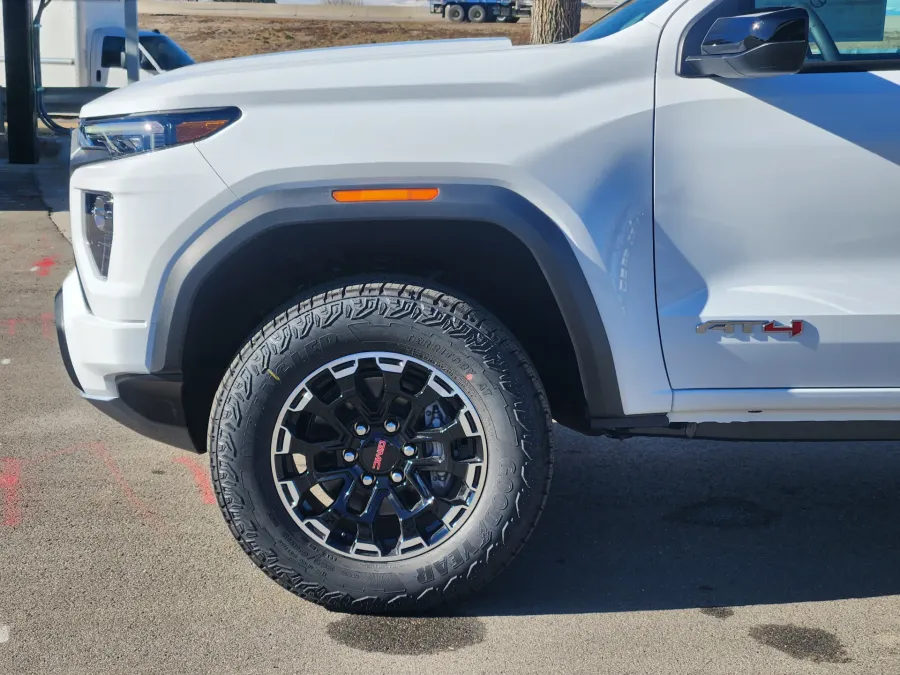 2026 GMC Canyon 4WD AT4 | Photo 4 of 23