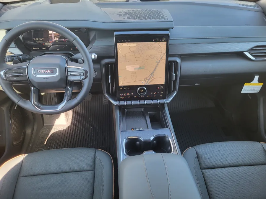 2026 GMC Acadia AT4 | Photo 22 of 27