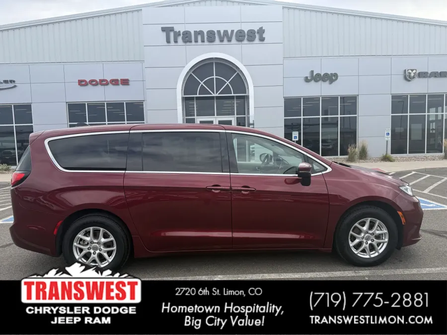 2023 Chrysler Pacifica Touring L | Photo 24 of 24