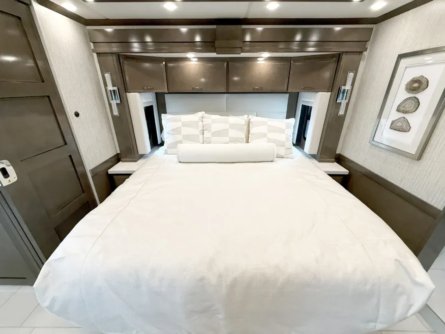 2026 Newmar Mountain Aire 3825 | Photo 15 of 28