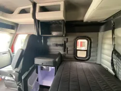 2025 Freightliner Cascadia | Thumbnail Photo 7 of 17