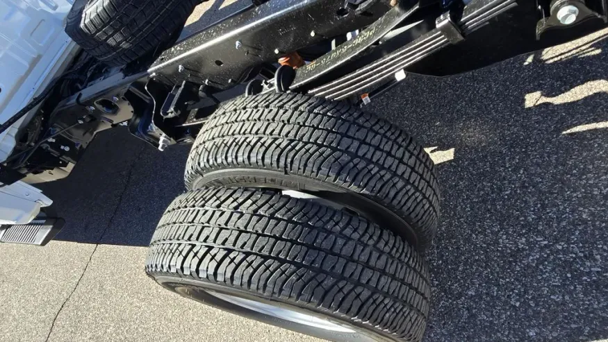 2026 Ford Super Duty F-350 | Photo 7 of 27