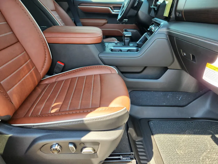 2026 GMC Sierra 1500 Denali Ultimate | Photo 16 of 29