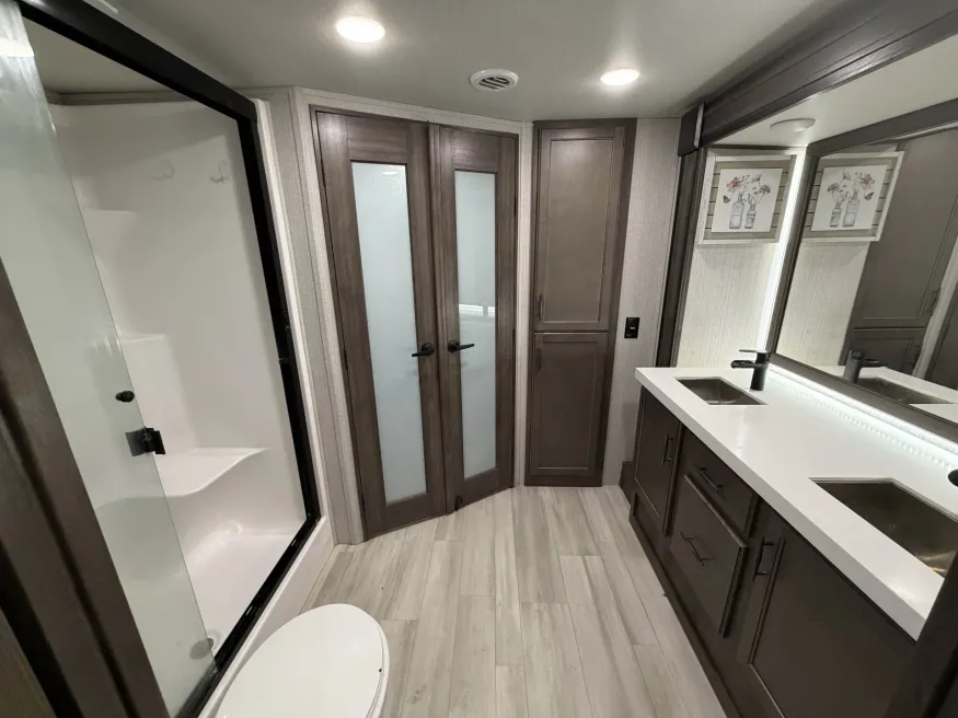 2022 Grand Design Solitude 373FB R | Photo 14 of 18