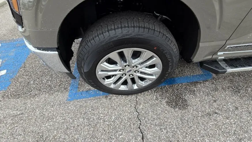 2025 Ford F-150 | Photo 10 of 29