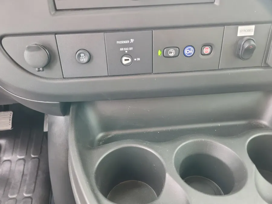 2025 GMC Savana Commercial Cutaway | Photo 16 of 20