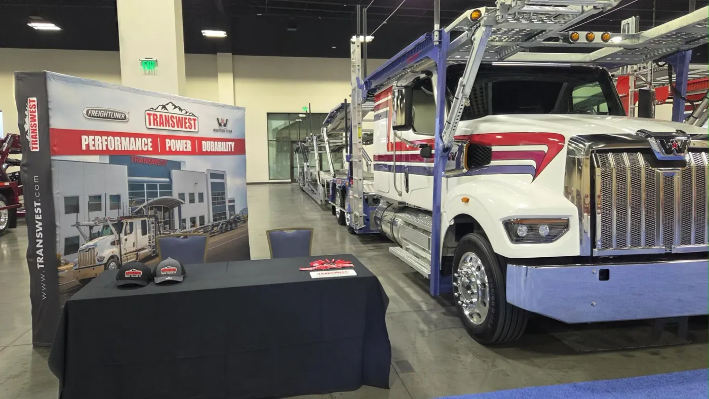 2026 Western Star 49X | Photo 2 of 60