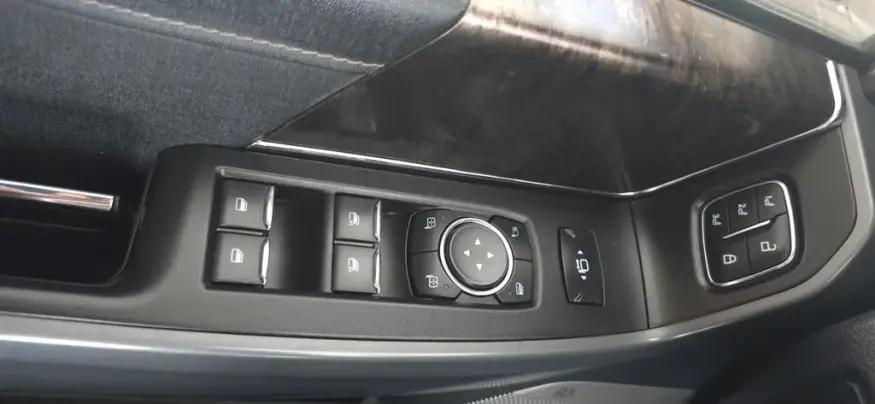 2021 Ford F-150 | Photo 14 of 32