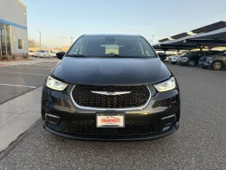 2023 Chrysler Pacifica Touring L | Thumbnail Photo 7 of 22