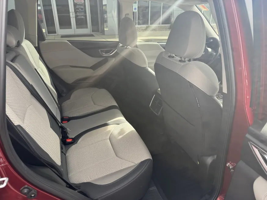 2024 Subaru Forester Premium | Photo 8 of 20