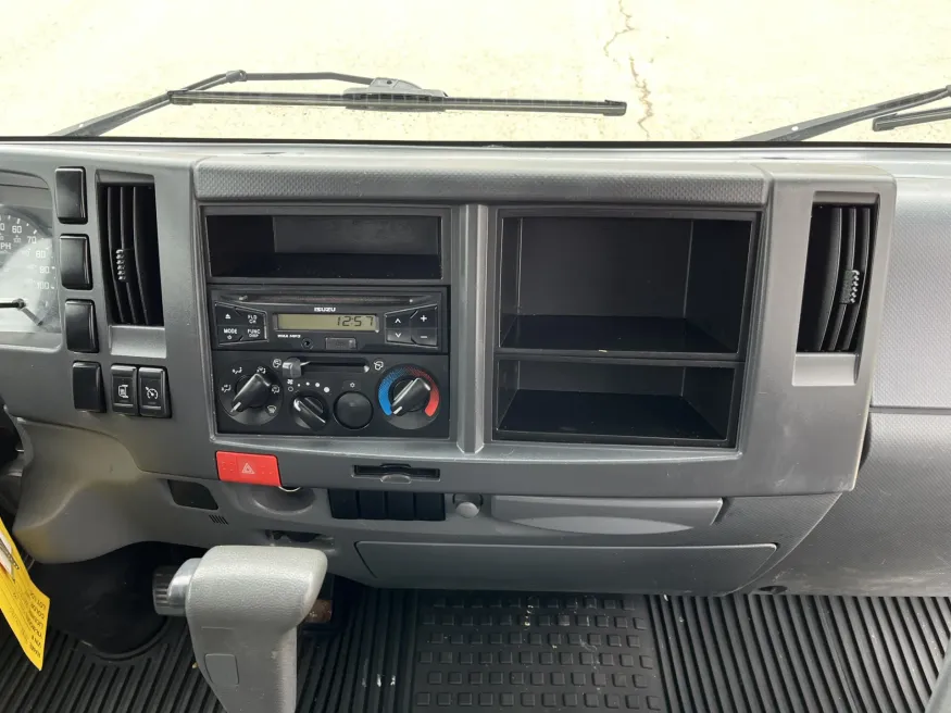 2015 Isuzu NPR | Photo 8 of 18