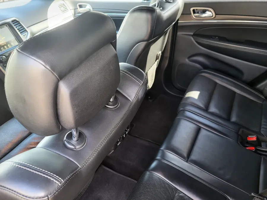 2017 Jeep Grand Cherokee Limited | Photo 28 of 32