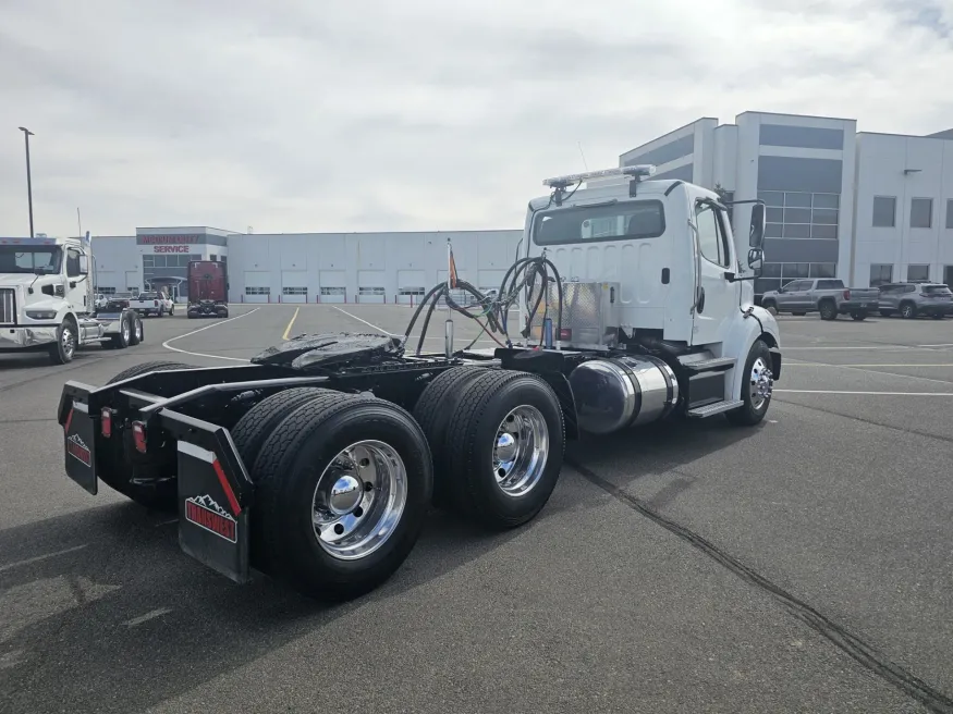 2023 Freightliner M2 112 | Photo 6 of 21