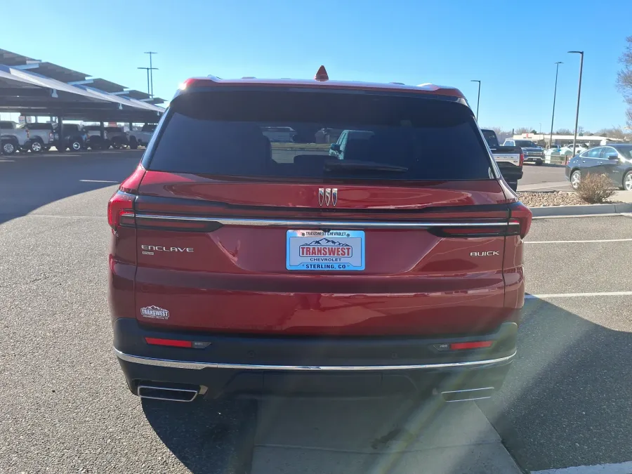2025 Buick Enclave Preferred | Photo 3 of 18
