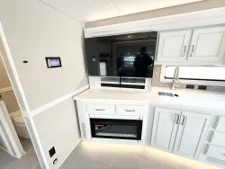 2026 Renegade Verona LE 40LRB | Thumbnail Photo 13 of 31