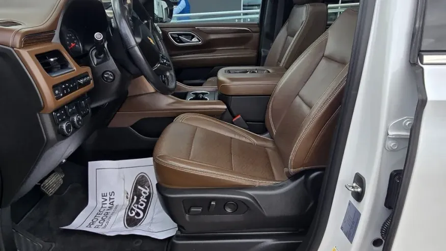 2021 Chevrolet Suburban | Photo 17 of 37