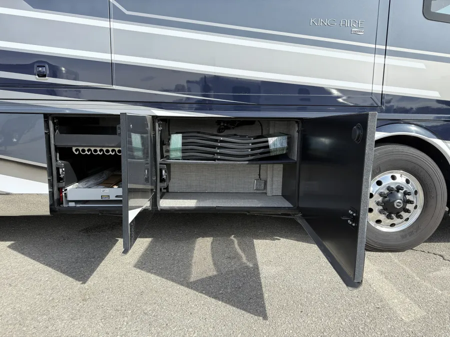 2024 Newmar King Aire 4531 | Photo 22 of 30