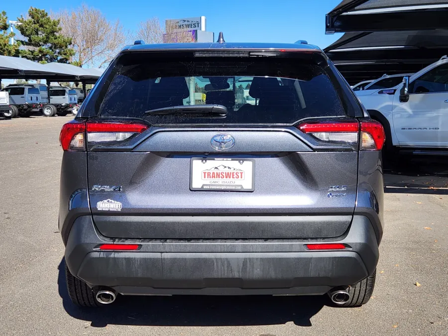2025 Toyota RAV4 Hybrid XLE | Photo 12 of 30