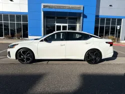 2024 Nissan Altima 2.5 SR | Thumbnail Photo 1 of 19