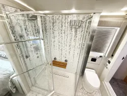 2024 Newmar King Aire 4531 | Thumbnail Photo 13 of 30