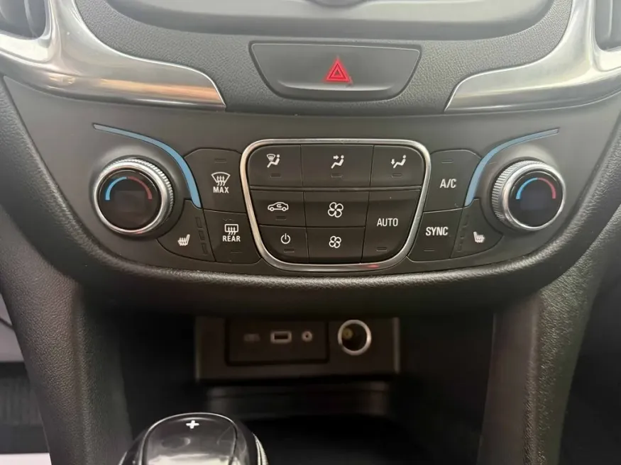 2021 Chevrolet Equinox | Photo 20 of 28