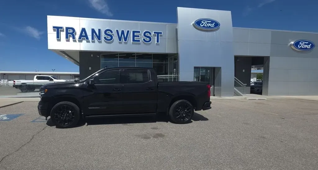 2025 Chevrolet Silverado 1500 | Photo 3 of 35