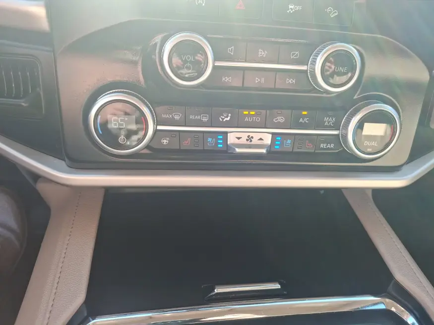 2024 Ford Expedition Max XLT | Photo 19 of 23