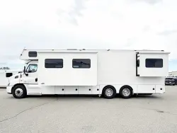 2018 Renegade Classic 3400AM | Thumbnail Photo 21 of 29