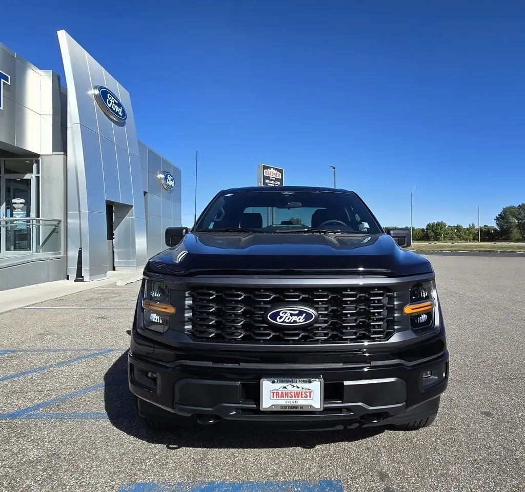 2025 Ford F-150 | Photo 2 of 22