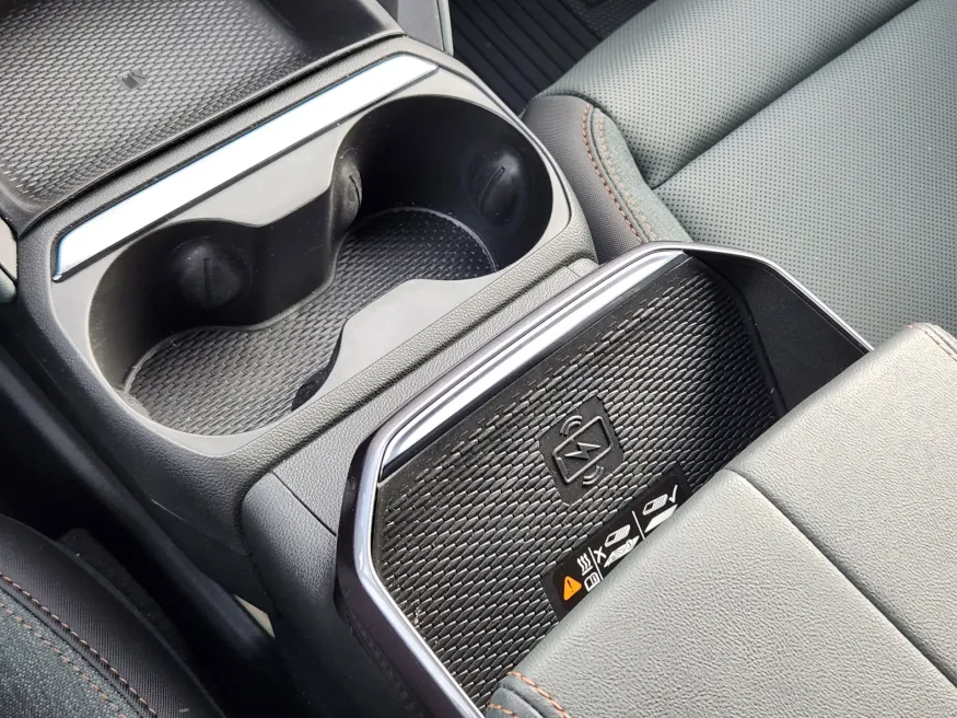 2026 GMC Terrain AT4 | Photo 14 of 23