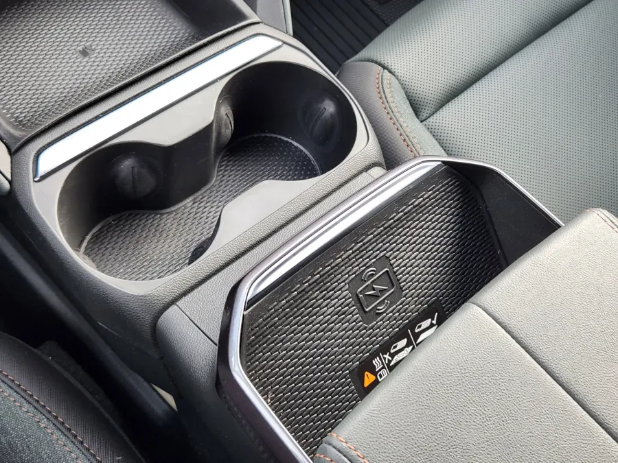 2026 GMC Terrain AT4 | Photo 14 of 23