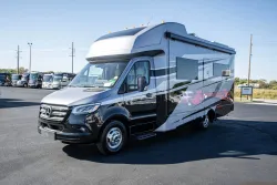 2026 Tiffin Wayfarer 25XPW | Thumbnail Photo 6 of 23