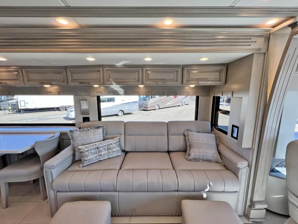 2023 Newmar London Aire 4551 | Photo 6 of 34